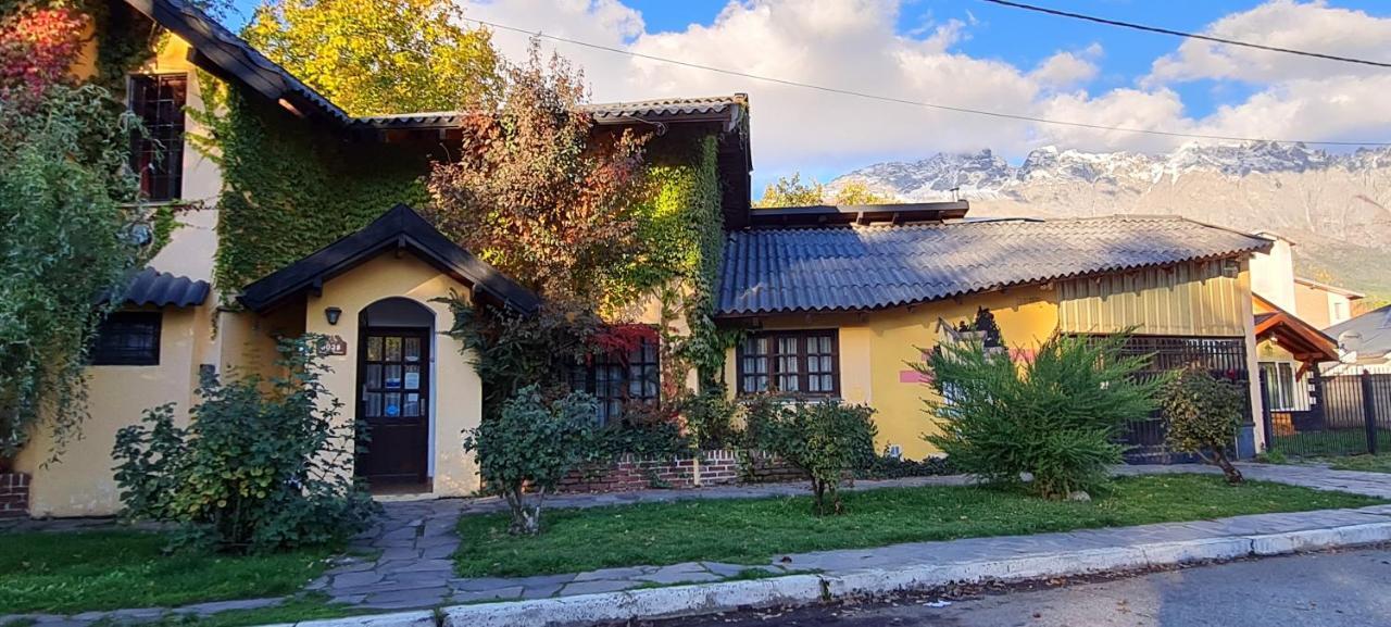 La Casa Del Arbol - Hostel אל בולסון מראה חיצוני תמונה