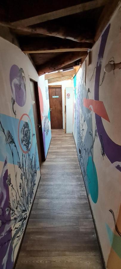 La Casa Del Arbol - Hostel אל בולסון מראה חיצוני תמונה