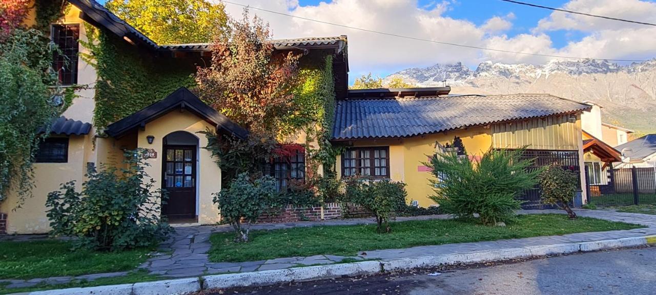 La Casa Del Arbol - Hostel אל בולסון מראה חיצוני תמונה