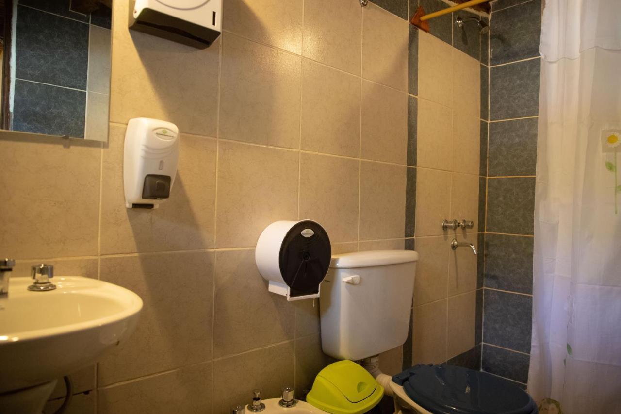La Casa Del Arbol - Hostel אל בולסון מראה חיצוני תמונה
